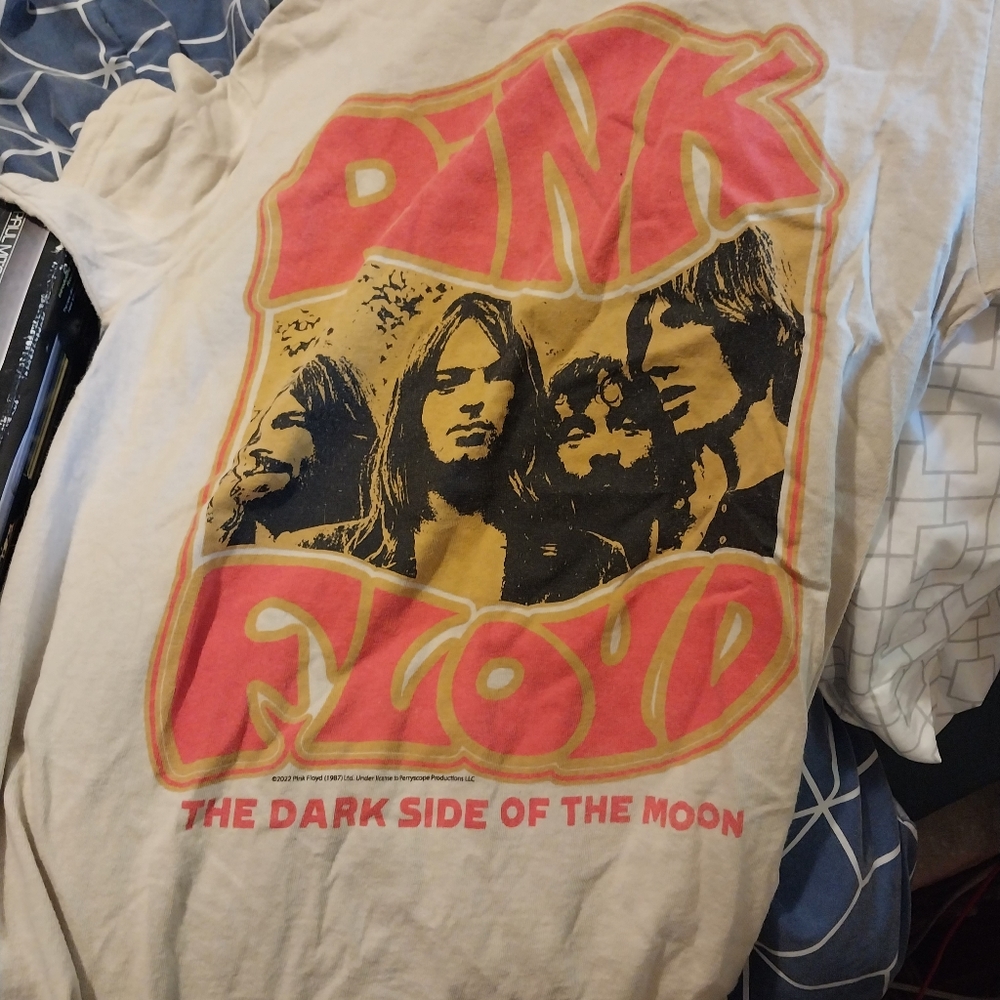 pink Floyd tshirt